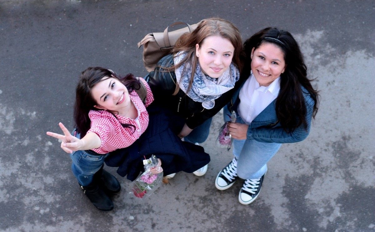 girls_buddy_schoolgirls_friendship_smile_beauty-820750